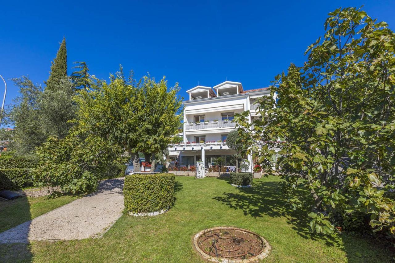 Ivan & Anka Apartments Bojko Selce Exterior foto