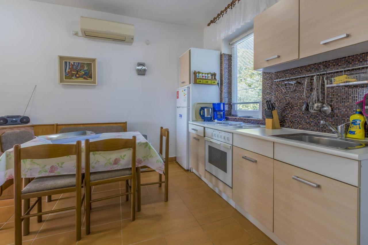 Ivan & Anka Apartments Bojko Selce Exterior foto